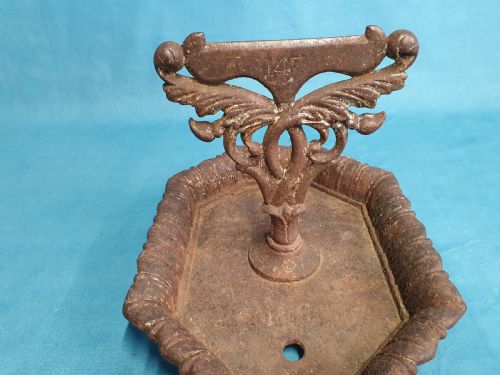 VICTORIAN CASTIRON BOOT SCRAPER - ADDITIONAL PHOTO 4
