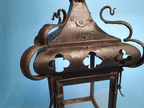 ARTS AND CRAFTS PORCH LIGHT IN STEEL - ADDITIONAL PHOTO 3