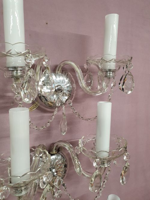 THREE EARLY 20TH CENTURY WALL LIGHTS IN GLASS - ADDITIONAL PHOTO 3