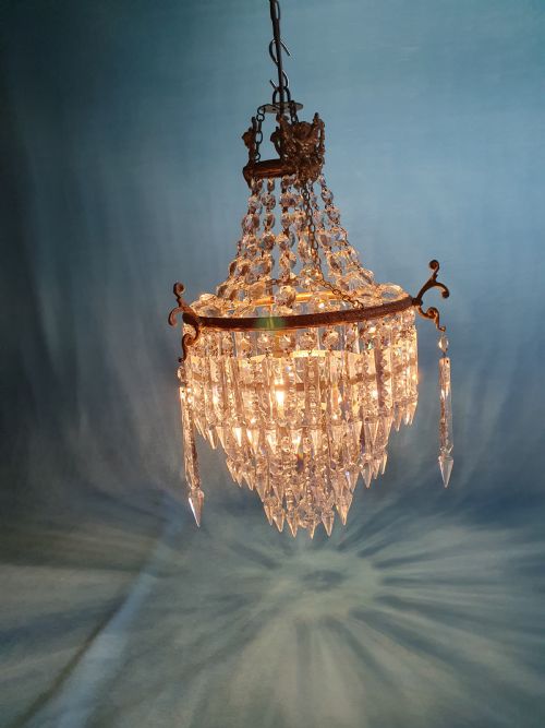 EARLY 20TH CENTURY LUSTRE CHANDELIER WITH CHERUBS - ADDITIONAL PHOTO 6