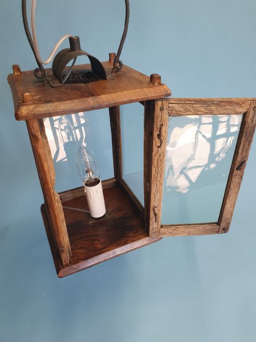 EARLY 20TH CENTURY WOODEN PORCH LIGHT - ADDITIONAL PHOTO 5