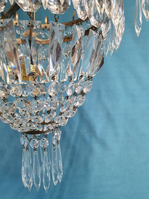 EARLY 20TH CENTURY CHANDELIER WITH PRISMS AND SPIKES - ADDITIONAL PHOTO 2