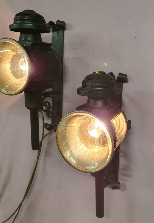 PAIR OF 19TH CENTURY CARRIAGE LIGHTS - ADDITIONAL PHOTO 2