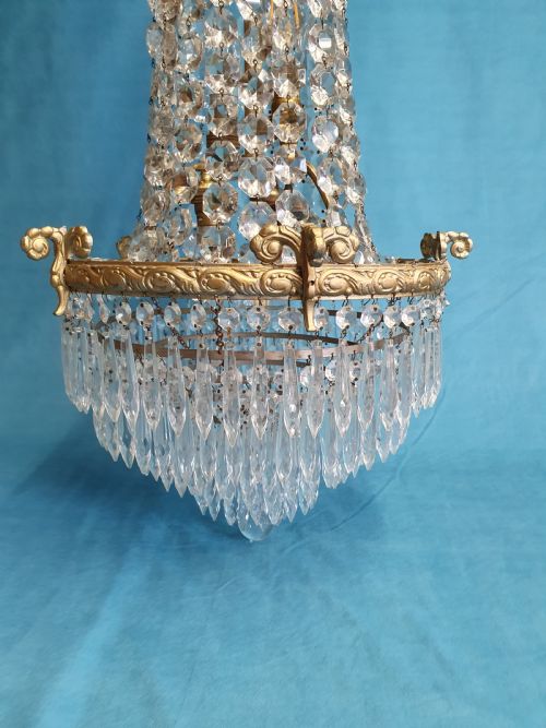 ELEGANT TALL CHANDELIER WITH SIX LAYERS OF SPIKES TO THE BOTTOM - ADDITIONAL PHOTO 4
