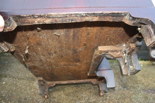 GEORGE LL KNEEHOLE DESK IN MAHOGANY C1750 - ADDITIONAL PHOTO 3