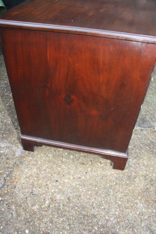 GEORGE LL KNEEHOLE DESK IN MAHOGANY C1750 - ADDITIONAL PHOTO 6