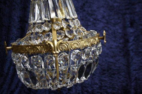 EARLY 20TH CENTURY SWAG CHANDELIER - ADDITIONAL PHOTO 2