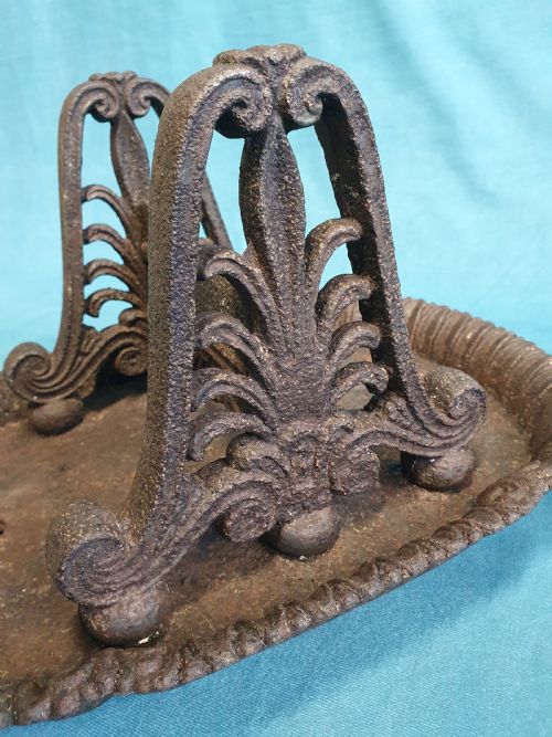 LARGE 19TH CENTURY COUNTRY HOUSE BOOT SCRAPER - ADDITIONAL PHOTO 2