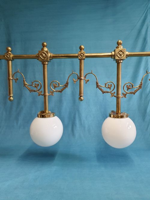 EARLY 20TH CENTURY GOTHIC STYLE CHANDELIER IN BRASS WITH GLASS GLOBES - ADDITIONAL PHOTO 6