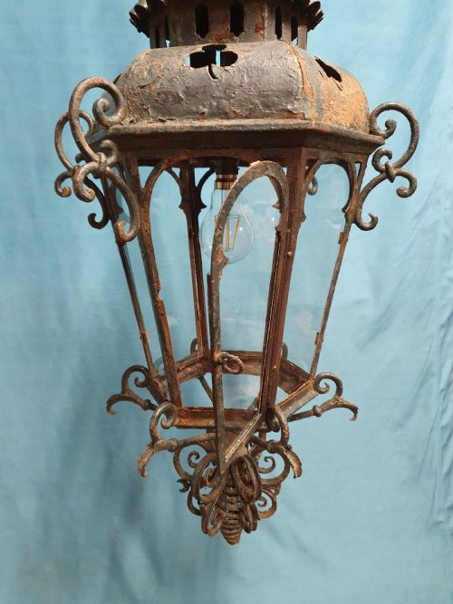 LATE 19TH CENTURY LARGE OUTSIDE PORCH LIGHT WITH SHAMROCKS - ADDITIONAL PHOTO 3