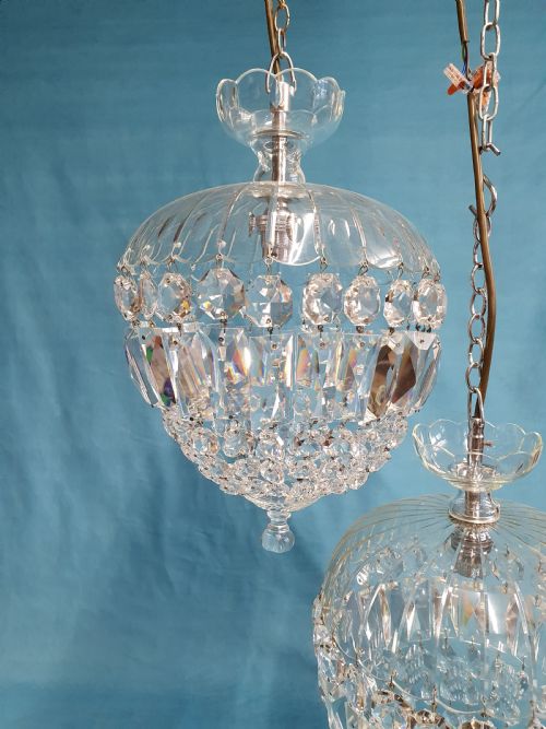SUPER QUALITY PAIR OF DOME TOP CHANDELIERS WITH PRISMS 10 - ADDITIONAL PHOTO 5