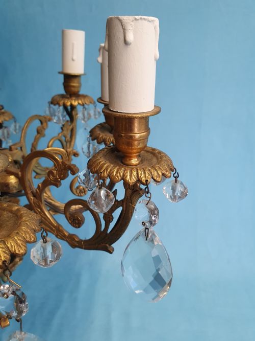 8 ARM BRASS CHANDELIER DECORATED WITH DRIPS LOVELY QUALITY - ADDITIONAL PHOTO 1