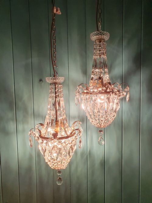 EARLY 20TH CENTURY PAIR OF SWAG CHANDELIERS WITH PRISMS 11 - ADDITIONAL PHOTO 2