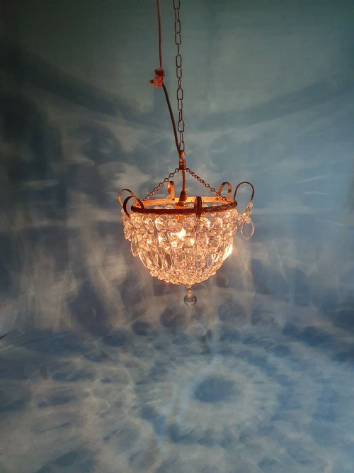BAG CHANDELIER WITH PRISMS AND SWAGS TO THE EDGE - ADDITIONAL PHOTO 1
