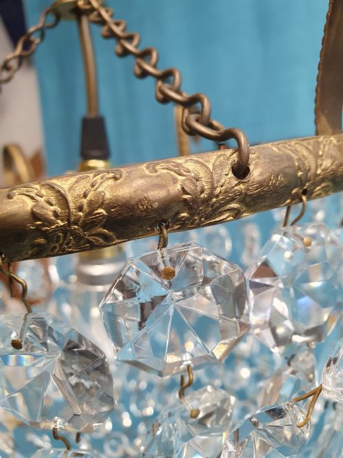 BAG CHANDELIER WITH PRISMS AND SWAGS TO THE EDGE - ADDITIONAL PHOTO 5