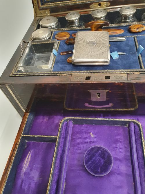 19THCENTURY COROMANDEL DRESSING BOX C1870 WITH WORKING KEY - ADDITIONAL PHOTO 9