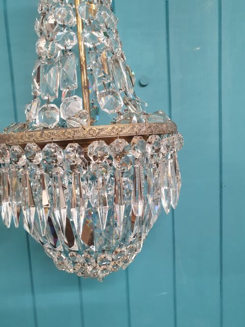 EARLY 20TH CENTURY SWAG CHANDELIER WITH LOWER BAG SECTION 10 - ADDITIONAL PHOTO 3
