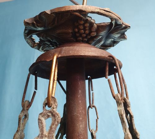 EARLY 20TH CENTURY CONTINENTAL CHANDELIER WITH OPAQUE GRAPES AND FLOWERS - ADDITIONAL PHOTO 7