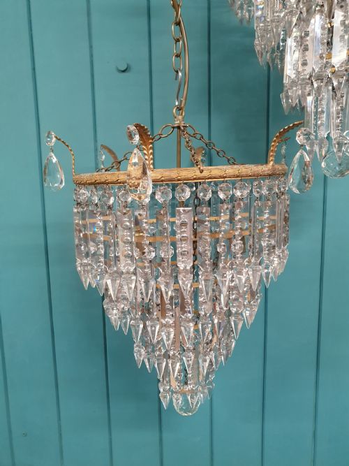 PAIR OF EARLY 20TH CENTURY FOUR TIER LUSTRE CHANDELIERS 15 - ADDITIONAL PHOTO 5