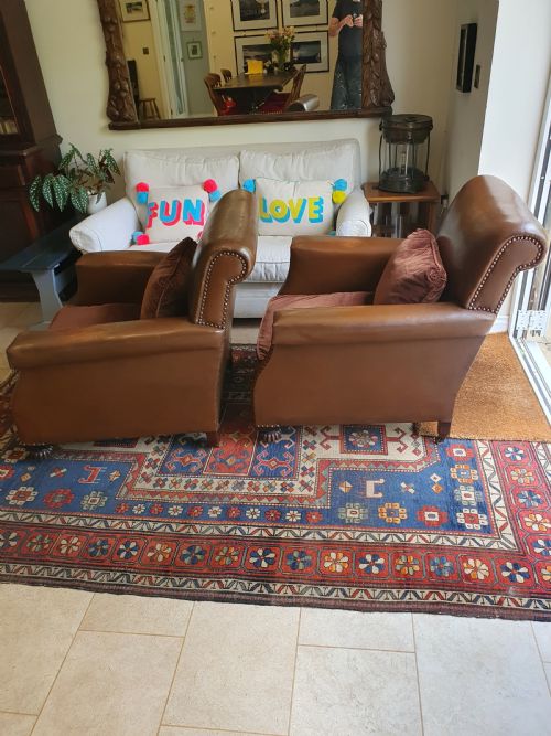 EARLY 20TH CENTURY PAIR OF CHOCOLATE BROWN LEATHER CHAIRS - ADDITIONAL PHOTO 8