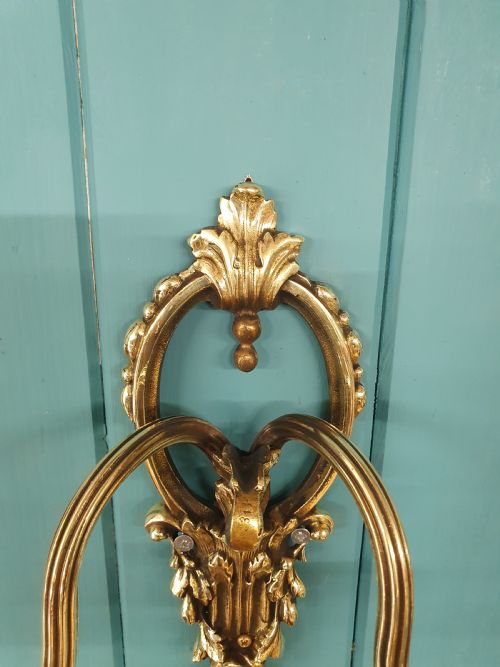 SET OF FOUR EARLY 20TH CENTURY BRASS WALL LIGHTS WITH LEAF AND ACORN DESIGN - ADDITIONAL PHOTO 3