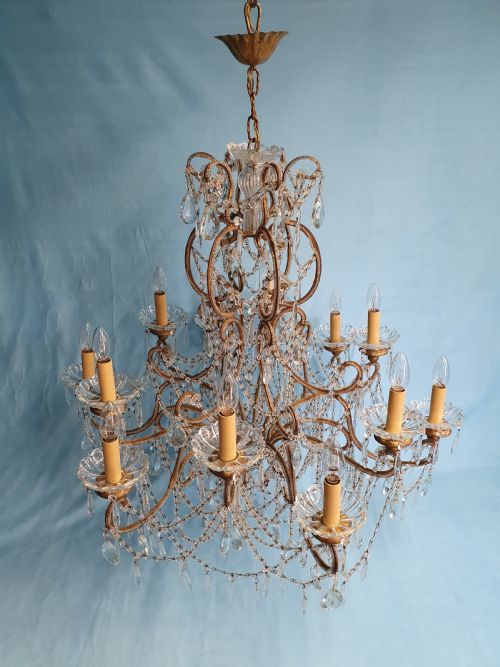 LARGE IMPRESSIVE CHANDELIER 12 WITH GILT ARMS DECORATED IN CUT GLASS CRYSTAL - ADDITIONAL PHOTO 6