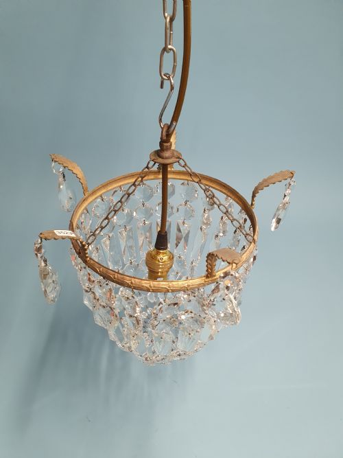 EARLY 20TH CENTURY BAG CHANDELIER WITH PRISMS AND FINIALS TO THE TOP 11 - ADDITIONAL PHOTO 5