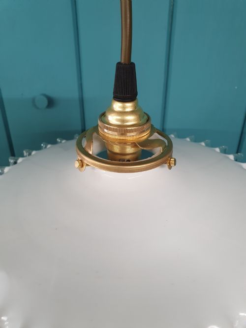 A FRENCH GLASS WHITE OPALINE GLASS LAMPSHADES FRILLY EDGED HAND MADE MILK GLASS - ADDITIONAL PHOTO 5