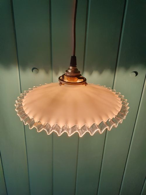 A FRENCH GLASS WHITE OPALINE GLASS LAMPSHADES FRILLY EDGED HAND MADE MILK GLASS - ADDITIONAL PHOTO 6