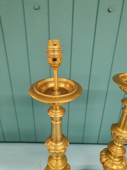 EARLY 20TH CENTURY PAIR OF BAROQUE STYLE BRASS CANDLESTICKS - ADDITIONAL PHOTO 2