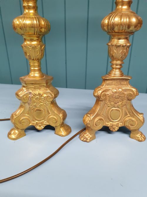 EARLY 20TH CENTURY PAIR OF BAROQUE STYLE BRASS CANDLESTICKS - ADDITIONAL PHOTO 2