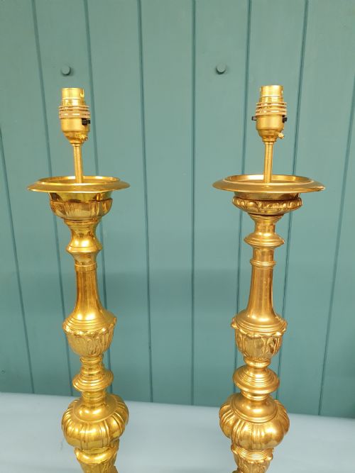 EARLY 20TH CENTURY PAIR OF BAROQUE STYLE BRASS CANDLESTICKS - ADDITIONAL PHOTO 3