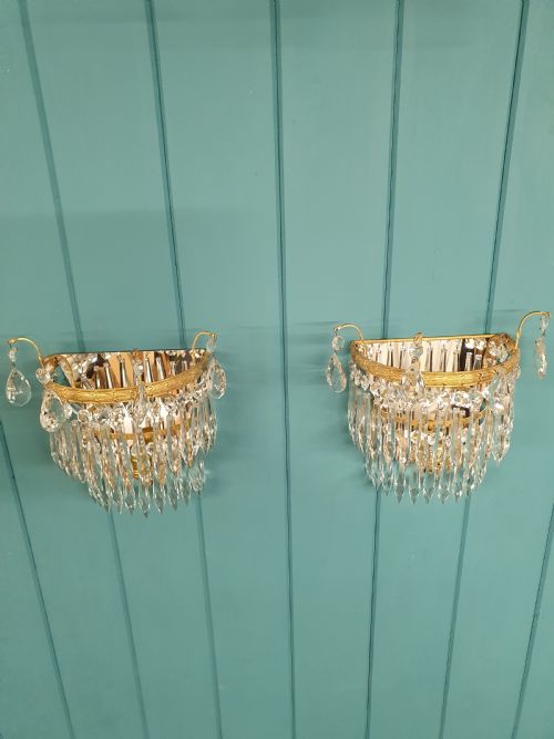 ANTIQUE PAIR OF CUT GLASS CRYSTAL WALL LIGHTS - ADDITIONAL PHOTO 1