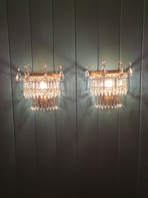 ANTIQUE PAIR OF CUT GLASS CRYSTAL WALL LIGHTS - ADDITIONAL PHOTO 2