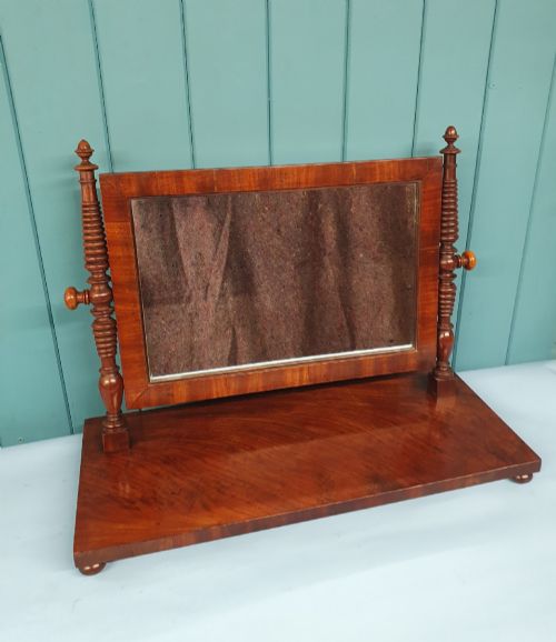 19THCENTURY DRESSING MIRROR IN MAHOGANY 24