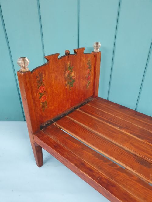 CHILDS TOY BED ANTIQUE DOLLS HOUSE - ADDITIONAL PHOTO 6