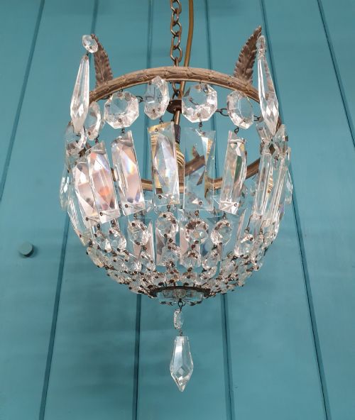 EARLY 20TH CENTURY CHANDELIER WITH COFFIN PRISMS 9 - ADDITIONAL PHOTO 1
