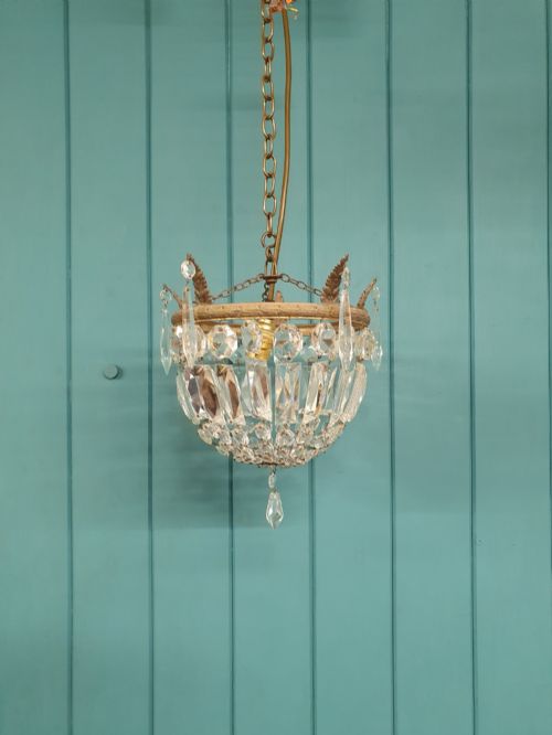 EARLY 20TH CENTURY CHANDELIER WITH COFFIN PRISMS 9