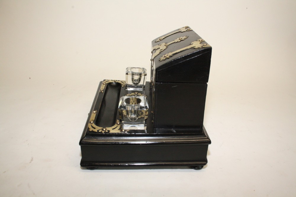 Late 19th century Ebony desk tidy View IV