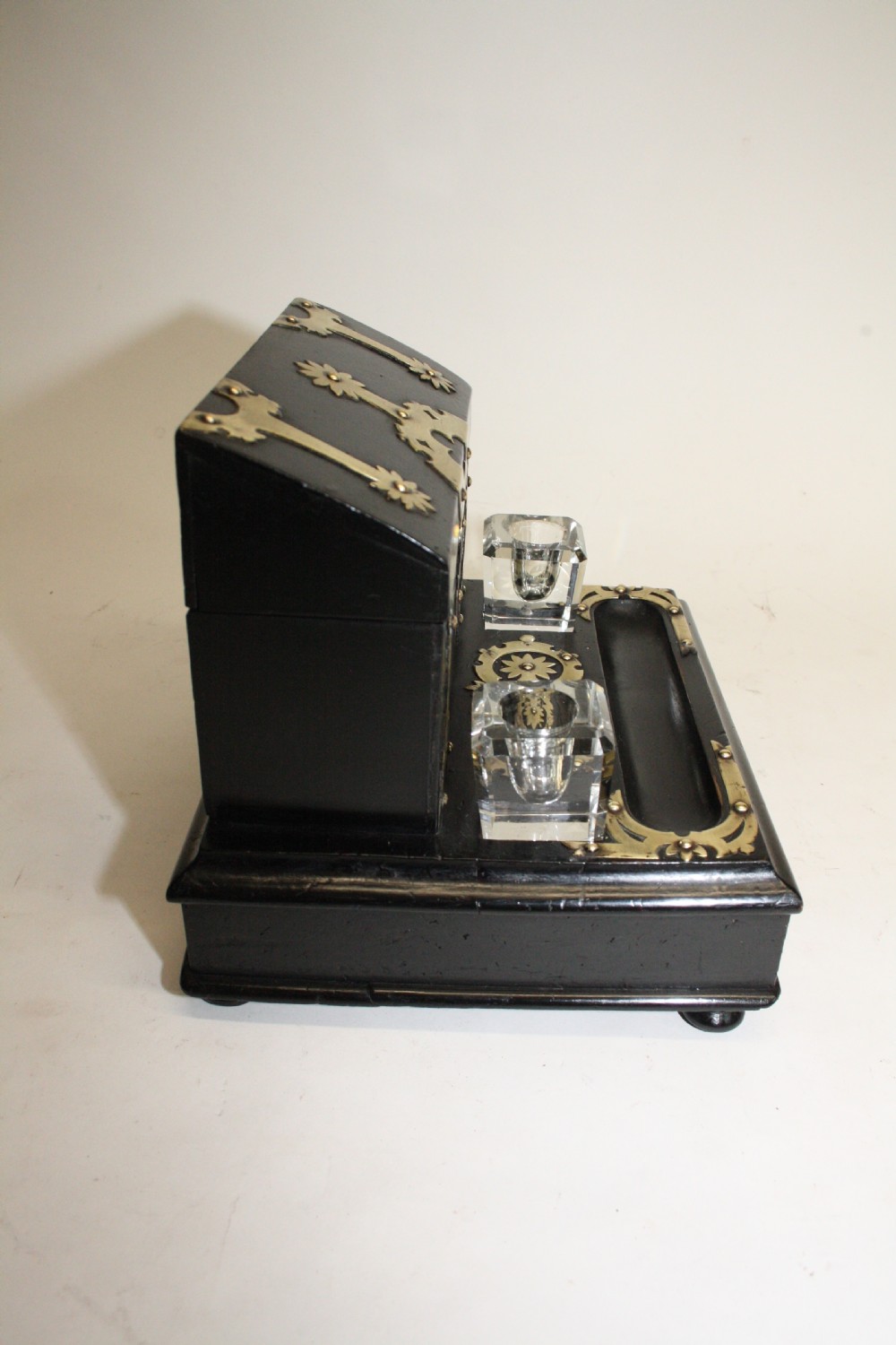 Late 19th century Ebony desk tidy View VI