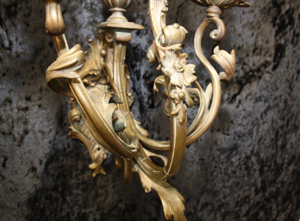 Pair of bronze wall lights View VIII