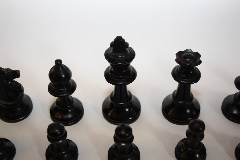 Early 20th century chess set View V