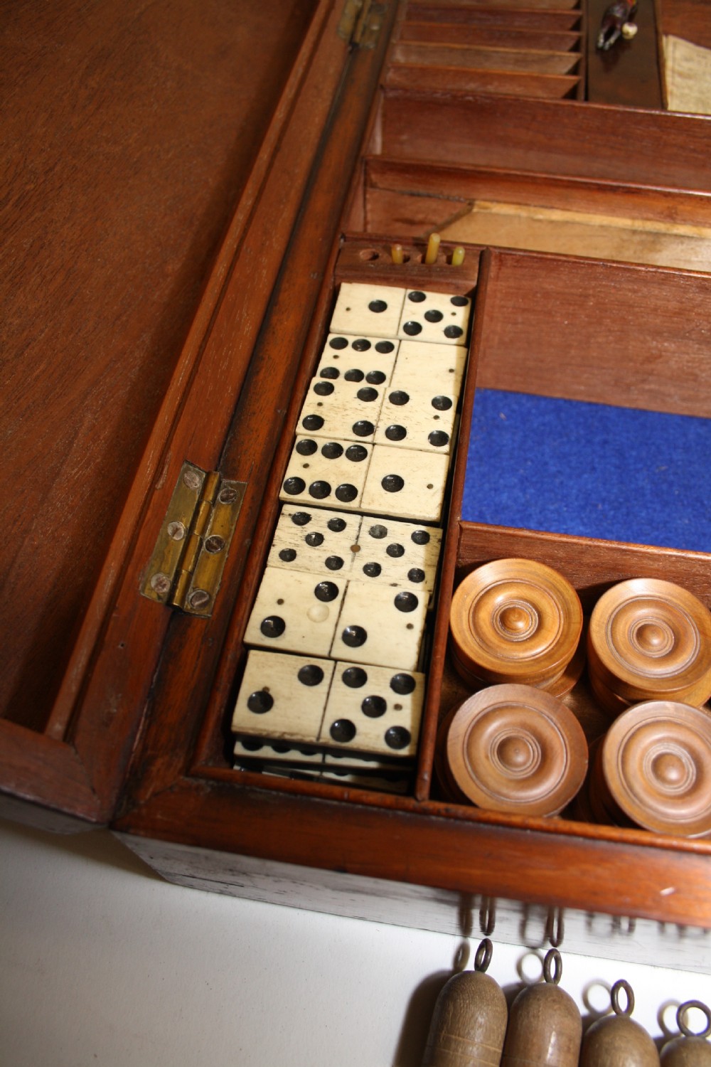 Late 19th century games compendium chess set View III