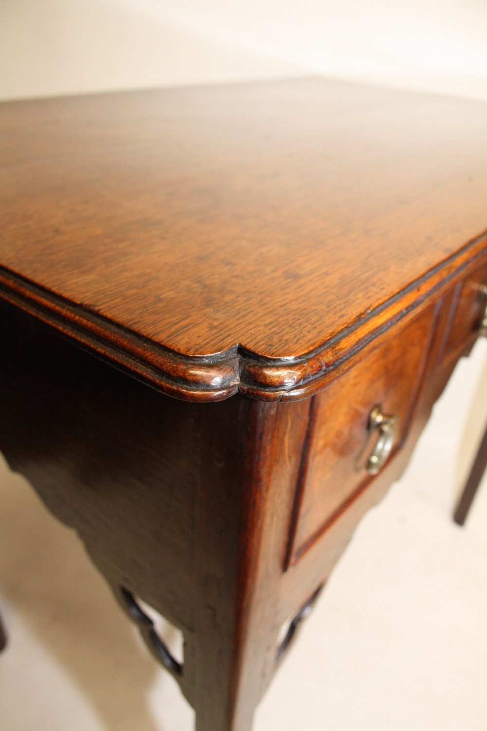 Oak lowboy good colour C1760 View VIII