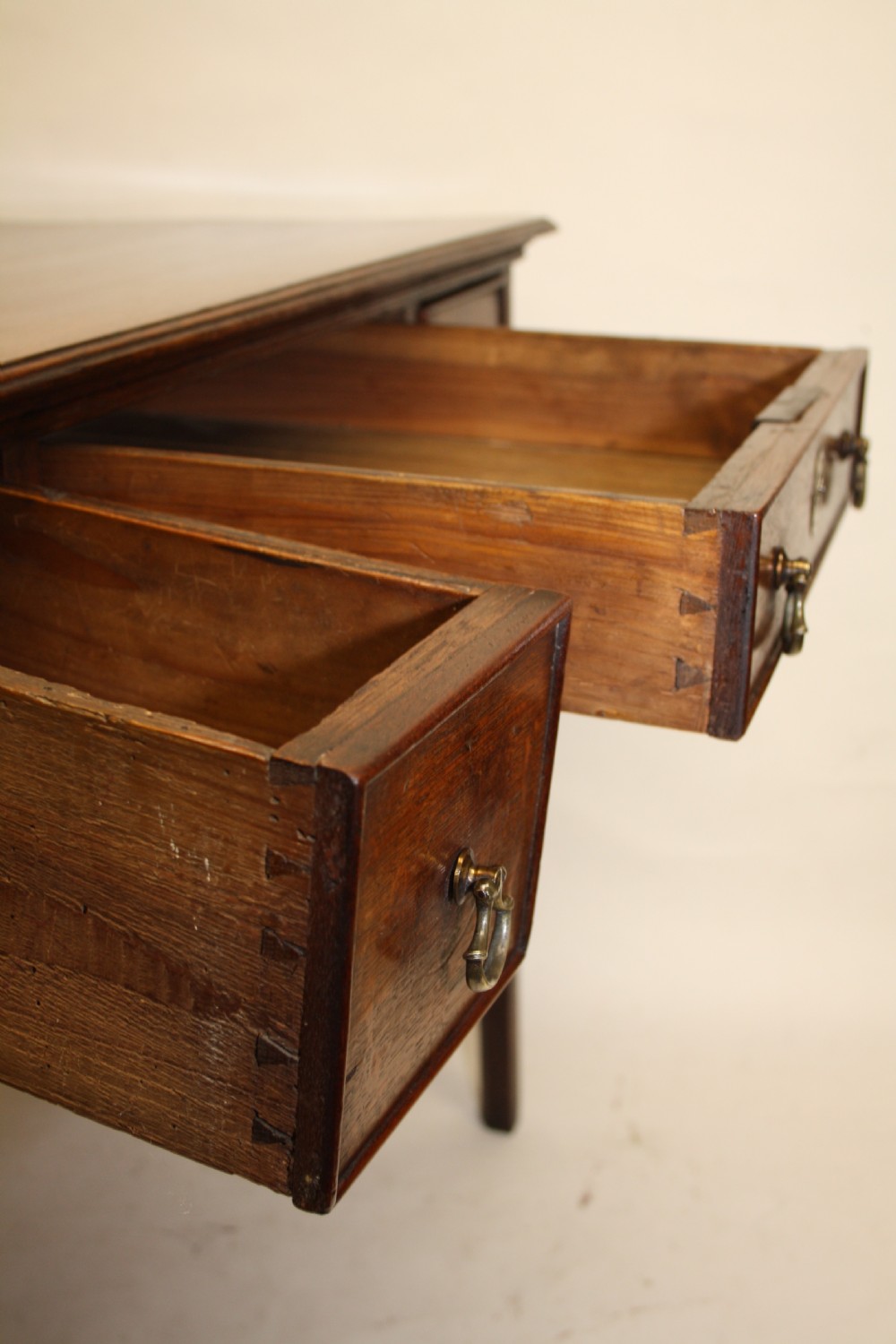 Oak lowboy good colour C1760 View XII