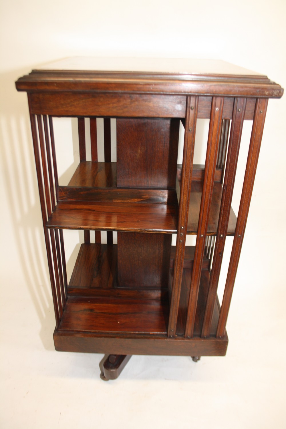 19th century Rosewood revolving bookcase View VI