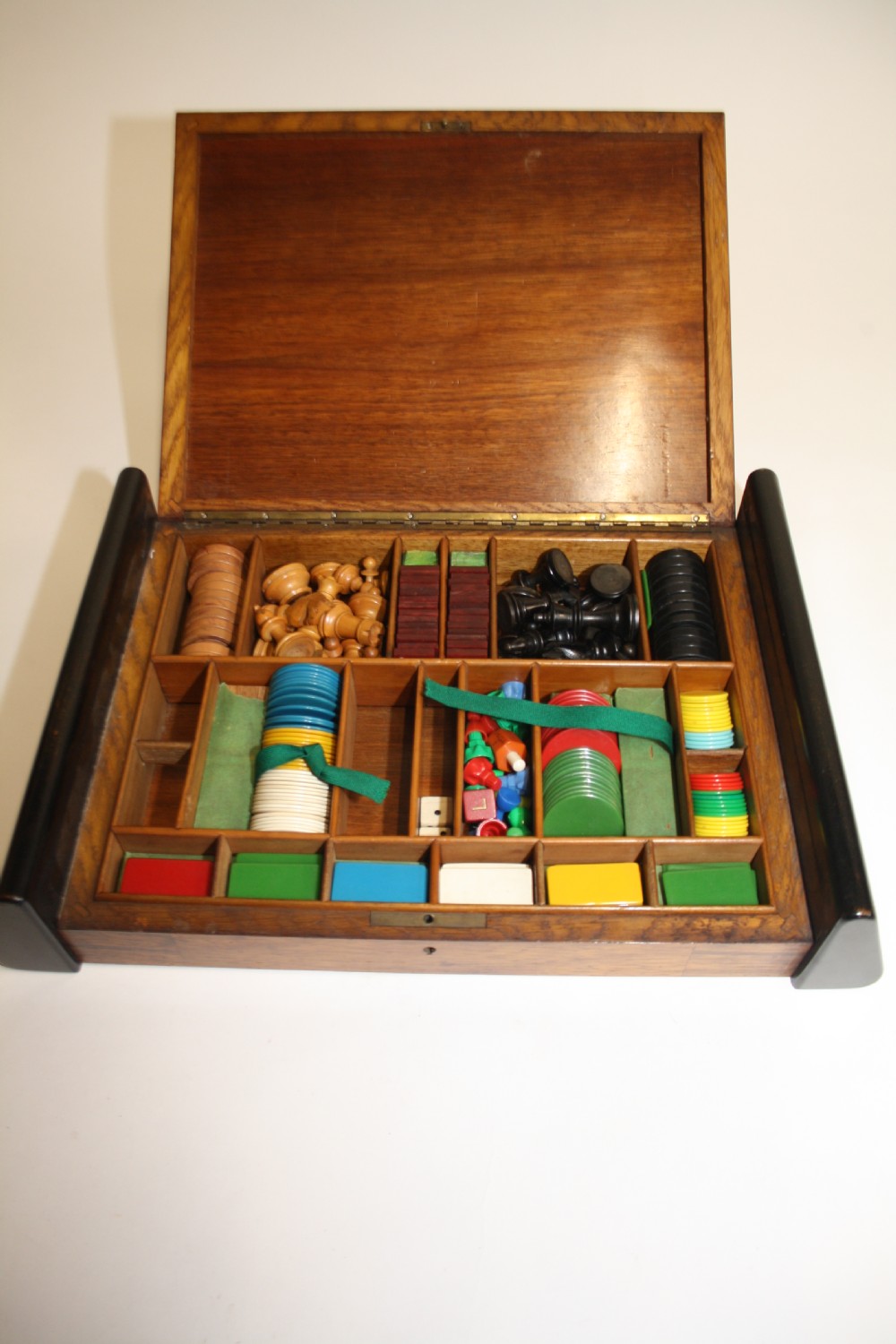 Art deco games box View IX