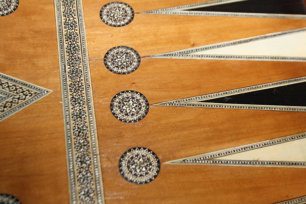 19th century chess board in bone and ebony, with backgammon to the inside. View IX