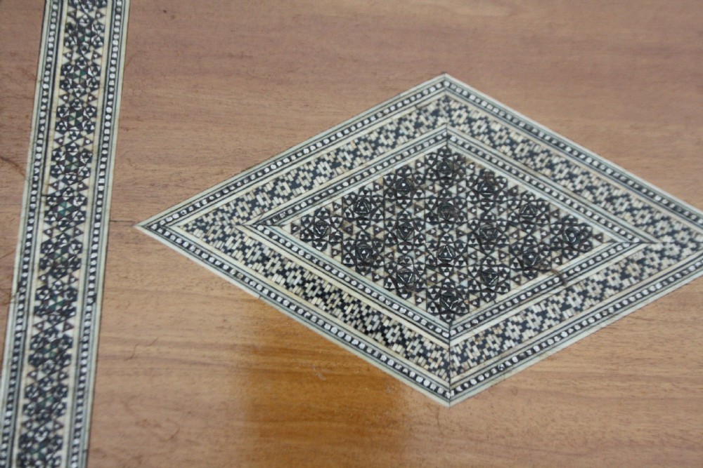 19th century chess board in bone and ebony, with backgammon to the inside. View XII