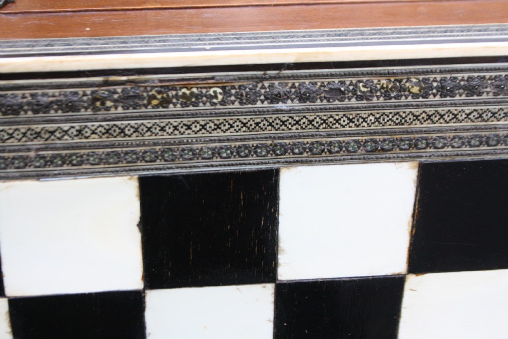 19th century chess board in bone and ebony, with backgammon to the inside. View XIII